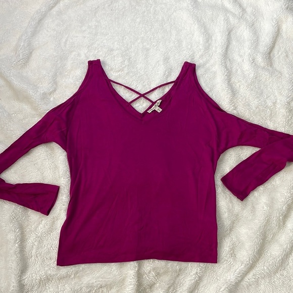 Express One Eleven Cold Shoulder Top‎ - Picture 5 of 5